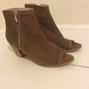Tan Heeled Boots